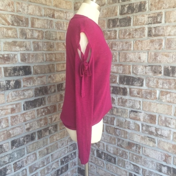 NWT Express Cold Shoulder Hi-lo Long Sleeves Top - Picture 2 of 6